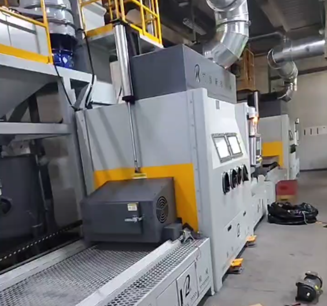 忠县抛丸机 vs 喷砂机：工业清理该怎么选？